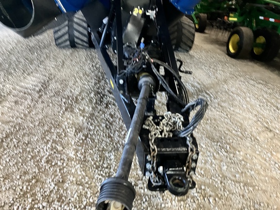 2021 Kinze 1305 Grain Cart