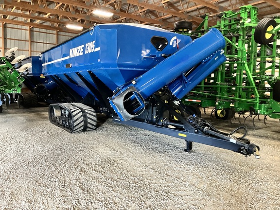 2021 Kinze 1305 Grain Cart