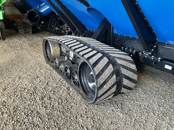 2021 Kinze 1305 Grain Cart