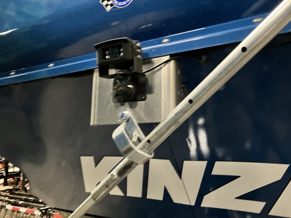 2021 Kinze 1305 Grain Cart