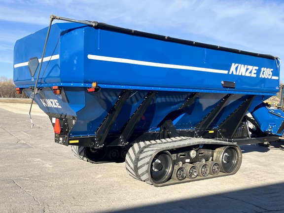 2021 Kinze 1305 Grain Cart