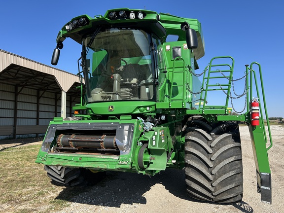 2022 John Deere S770 Combine