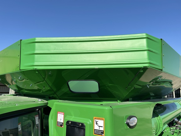 2022 John Deere S770 Combine