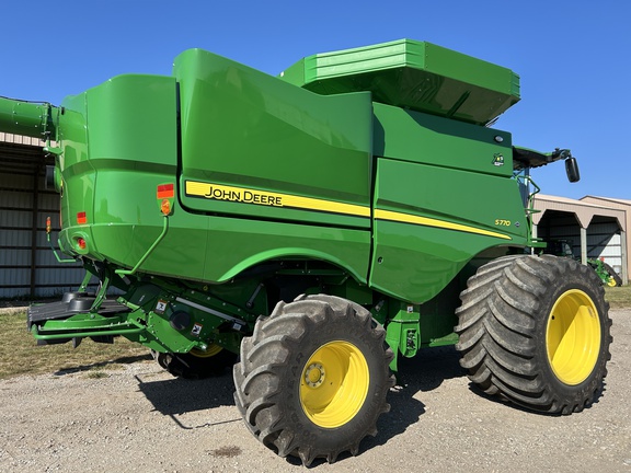 2022 John Deere S770 Combine