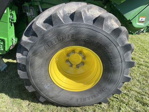2024 John Deere X9 1000 Combine