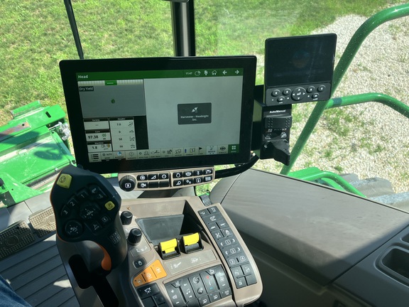 2024 John Deere S780 HILLCO Combine