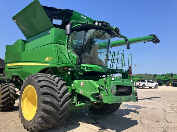 2024 John Deere S780 HILLCO Combine