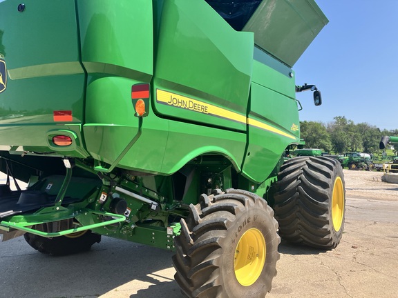 2024 John Deere S780 HILLCO Combine