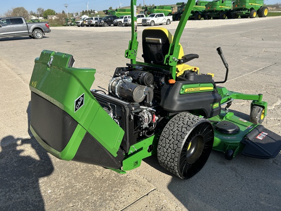 2025 John Deere Z997R Mower/Zero Turn