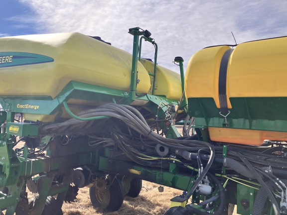 2018 John Deere 1775NT Planter