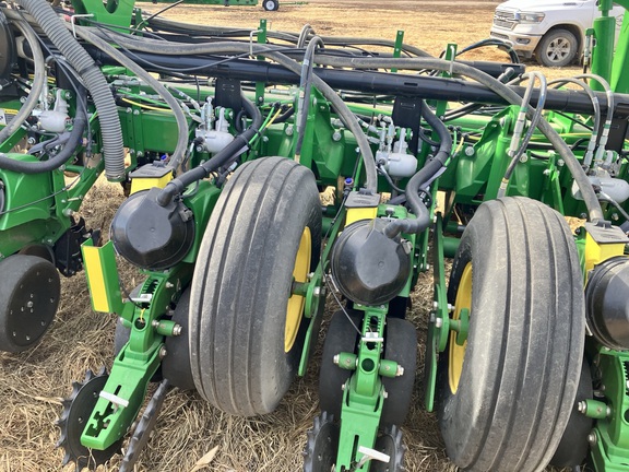 2018 John Deere 1775NT Planter