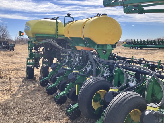 2018 John Deere 1775NT Planter