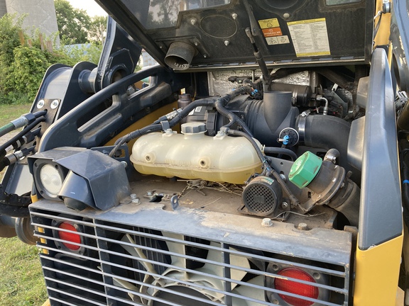 2019 John Deere 320G Skid Steer Loader