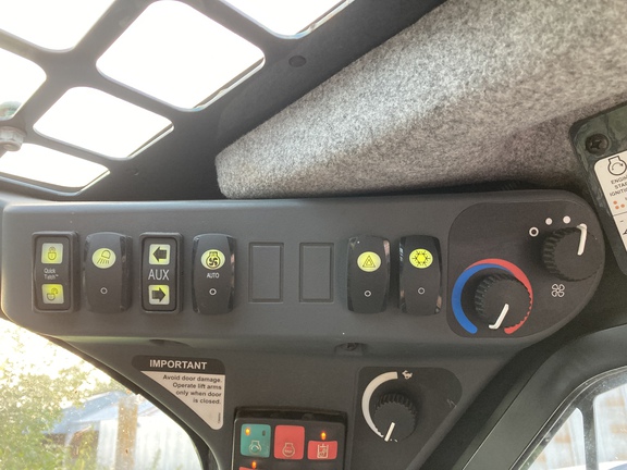 2019 John Deere 320G Skid Steer Loader