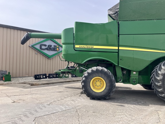 2021 John Deere S780 Combine