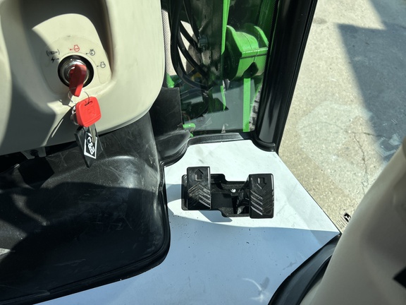 2025 John Deere 4066R Tractor Compact