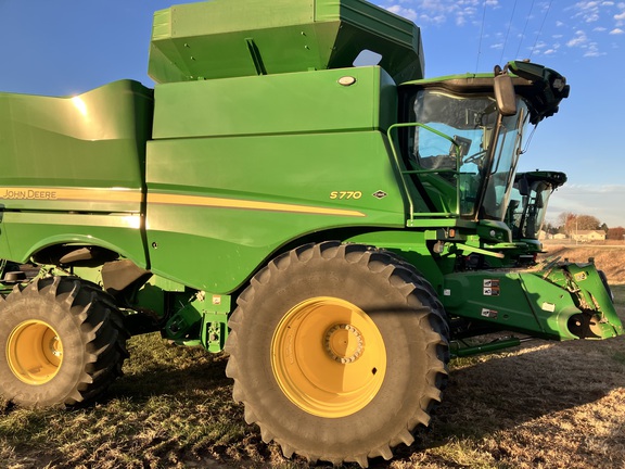 2024 John Deere S770 Combine