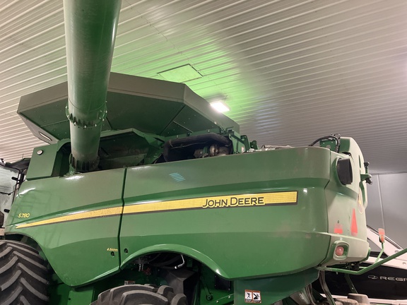 2023 John Deere S780 Combine