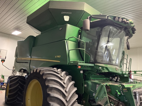2023 John Deere S780 Combine