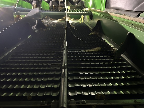 2023 John Deere S780 Combine