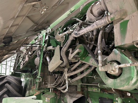 2023 John Deere S780 Combine