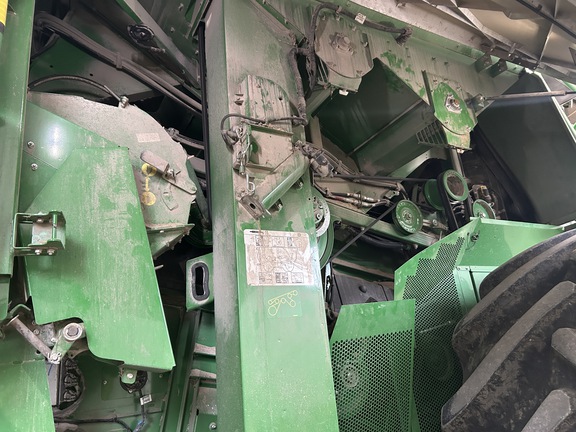 2023 John Deere S780 Combine