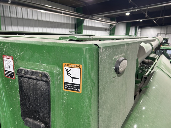 2023 John Deere S780 Combine