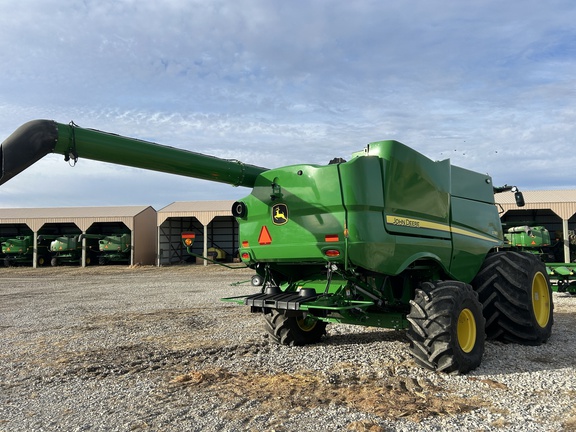 2023 John Deere S780 Combine