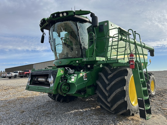 2023 John Deere S780 Combine