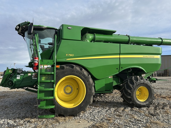 2023 John Deere S780 Combine
