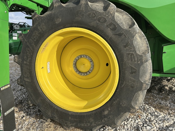 2023 John Deere S780 Combine