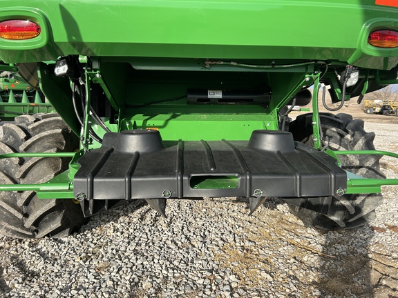 2023 John Deere S780 Combine
