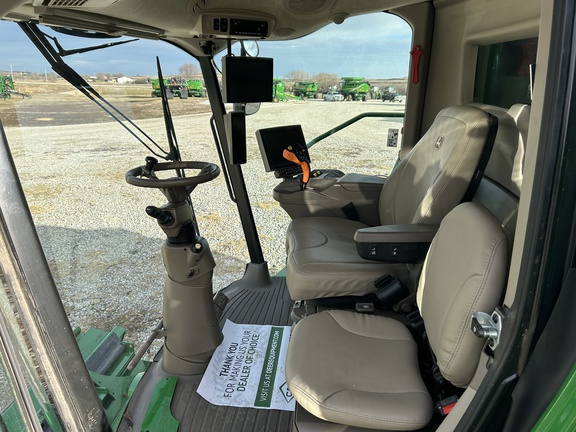 2023 John Deere S780 Combine