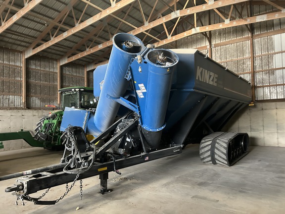 Kinze 1421 Grain Cart