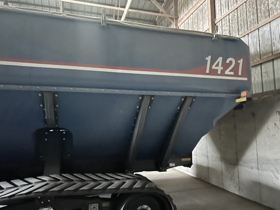 Kinze 1421 Grain Cart