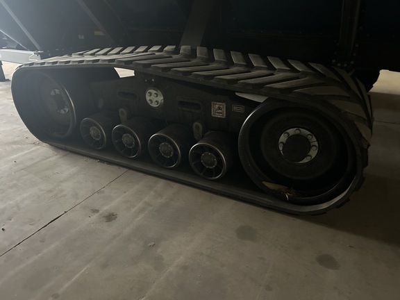 Kinze 1421 Grain Cart