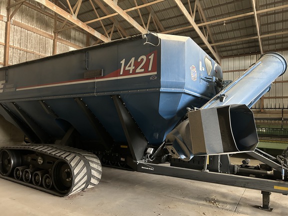 Kinze 1421 Grain Cart