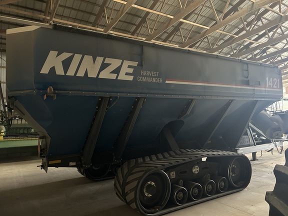Kinze 1421 Grain Cart