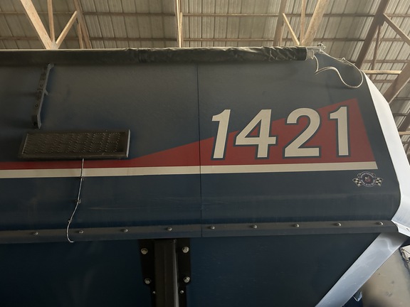 Kinze 1421 Grain Cart