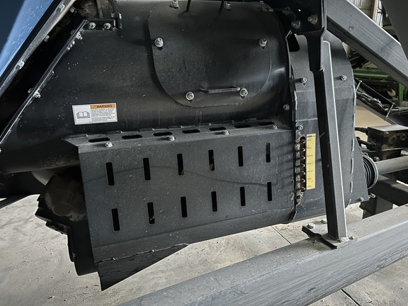 Kinze 1421 Grain Cart