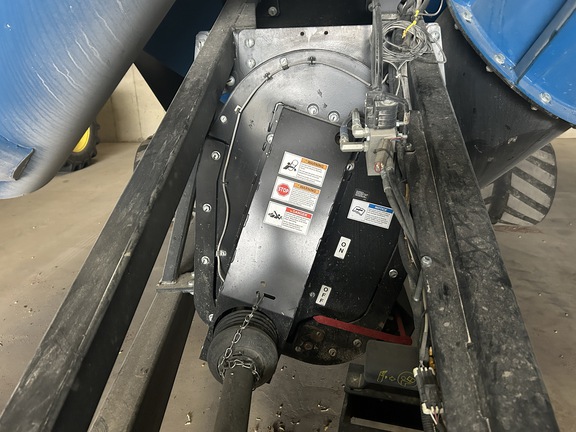 Kinze 1421 Grain Cart