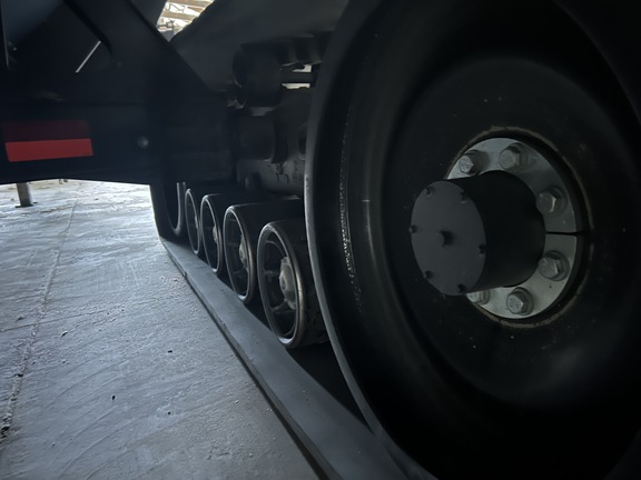 Kinze 1421 Grain Cart