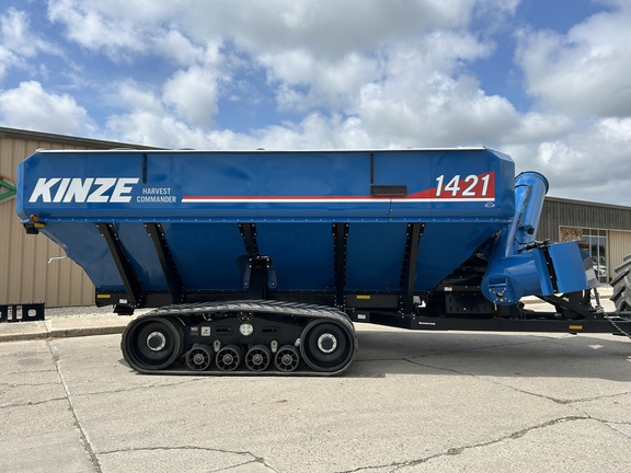 Kinze 1421 Grain Cart