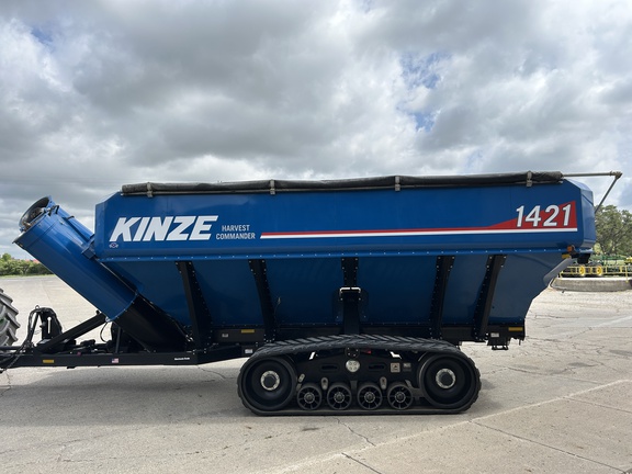 Kinze 1421 Grain Cart