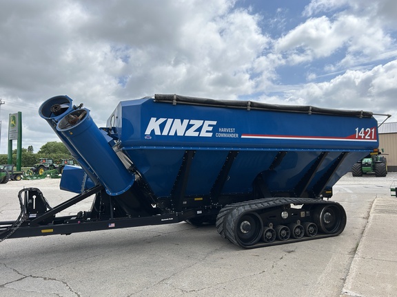 Kinze 1421 Grain Cart