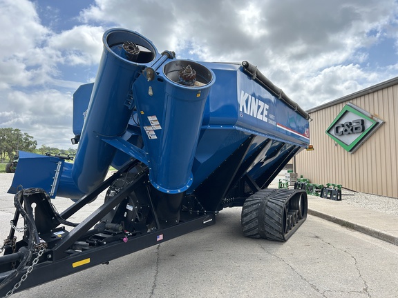 Kinze 1421 Grain Cart