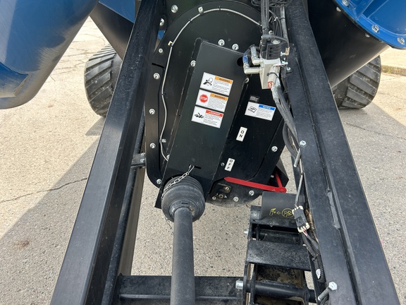 Kinze 1421 Grain Cart