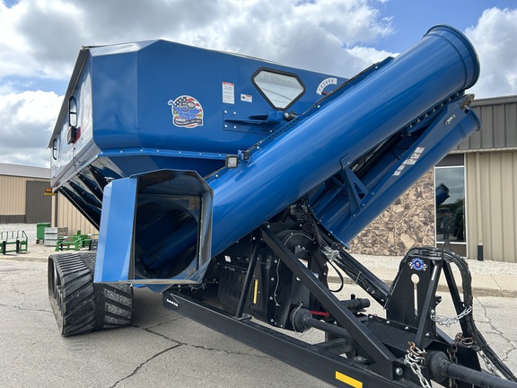 Kinze 1421 Grain Cart