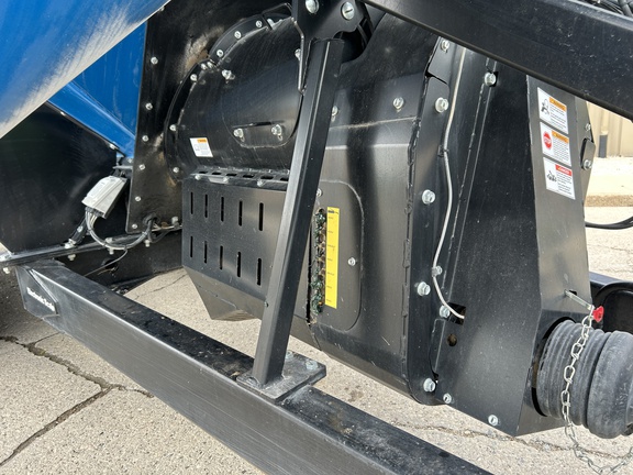 Kinze 1421 Grain Cart