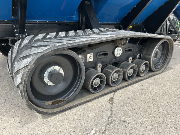 Kinze 1421 Grain Cart